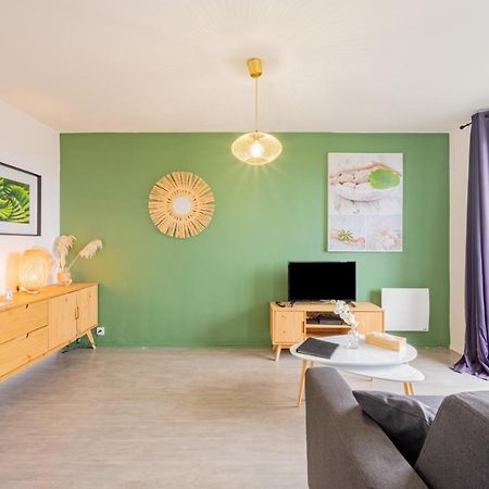 Appart'Hotel Versailles Saint Cyr L'Ecole - Gare Sncf A 100M Et Parking Prive エクステリア 写真