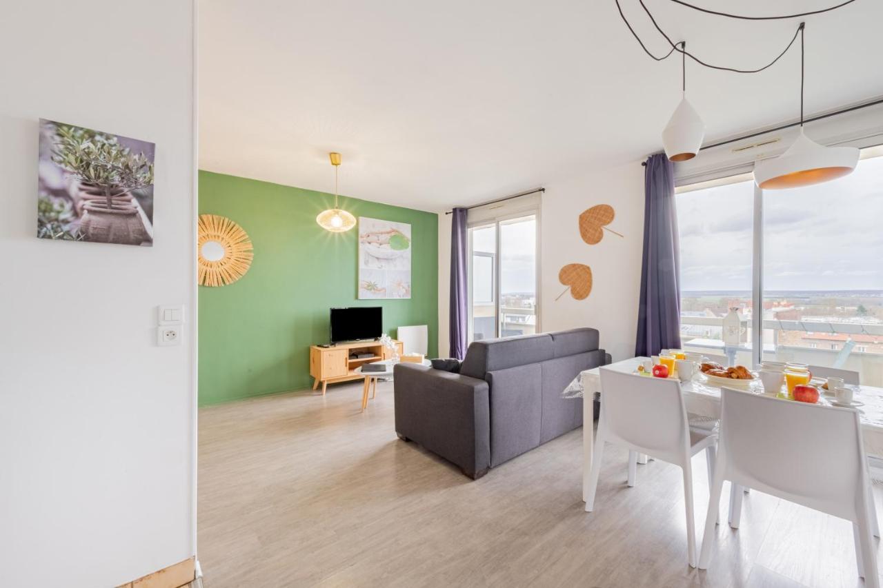 Appart'Hotel Versailles Saint Cyr L'Ecole - Gare Sncf A 100M Et Parking Prive エクステリア 写真