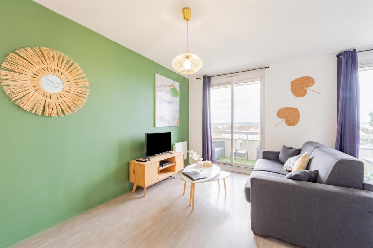 Appart'Hotel Versailles Saint Cyr L'Ecole - Gare Sncf A 100M Et Parking Prive エクステリア 写真