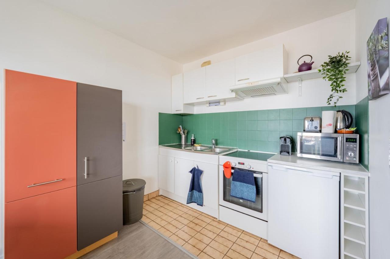 Appart'Hotel Versailles Saint Cyr L'Ecole - Gare Sncf A 100M Et Parking Prive エクステリア 写真