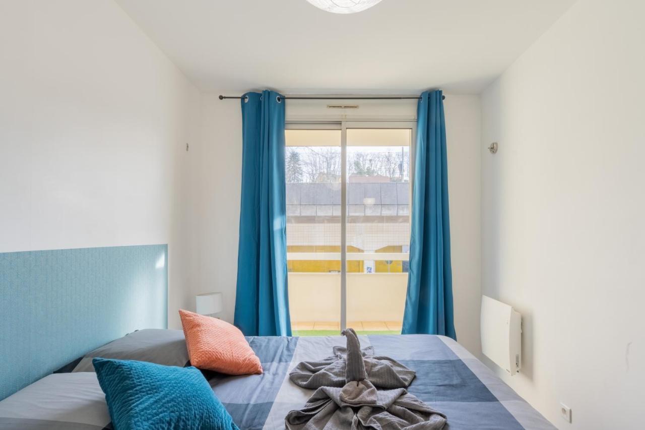 Appart'Hotel Versailles Saint Cyr L'Ecole - Gare Sncf A 100M Et Parking Prive エクステリア 写真