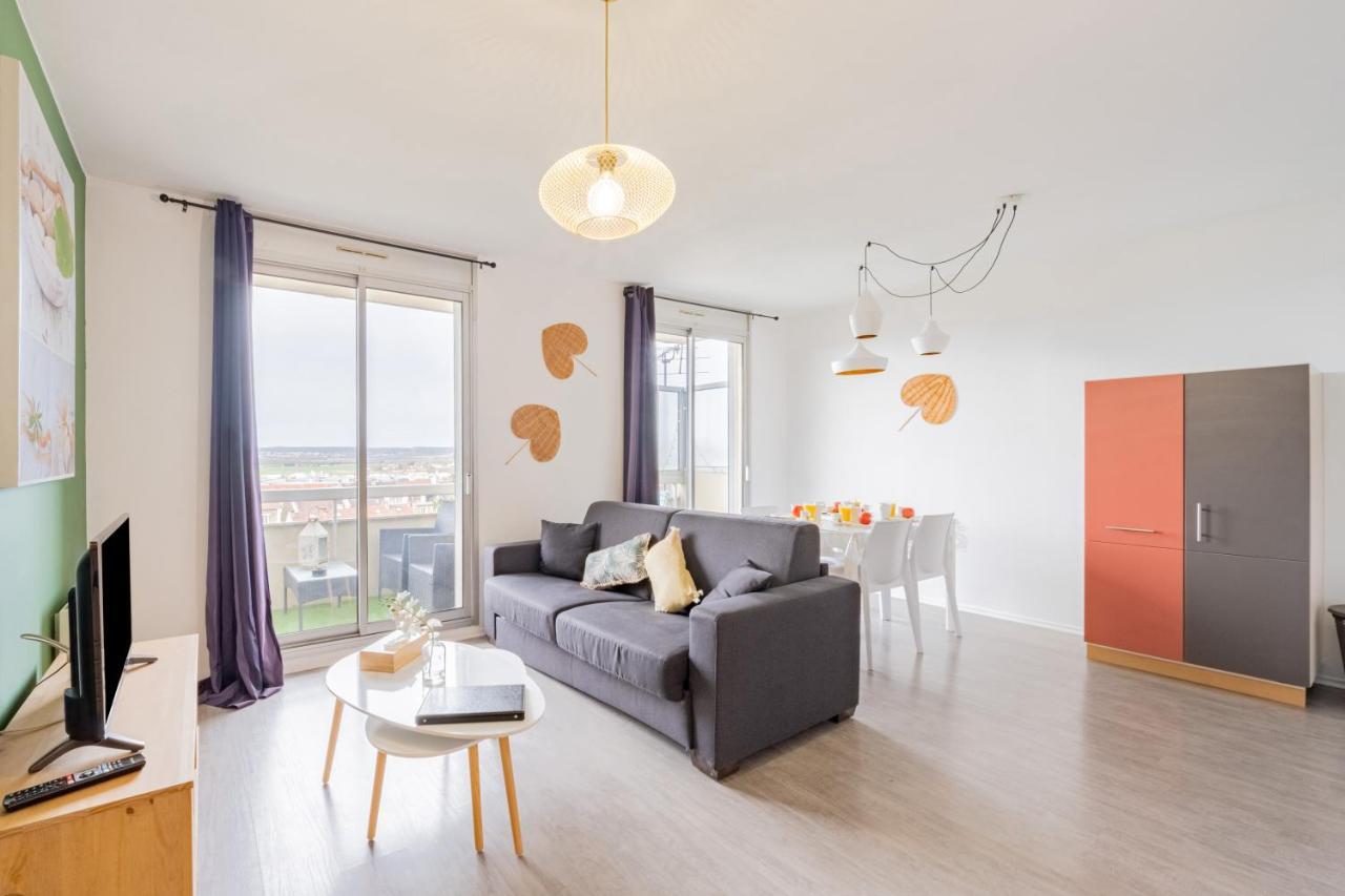 Appart'Hotel Versailles Saint Cyr L'Ecole - Gare Sncf A 100M Et Parking Prive エクステリア 写真