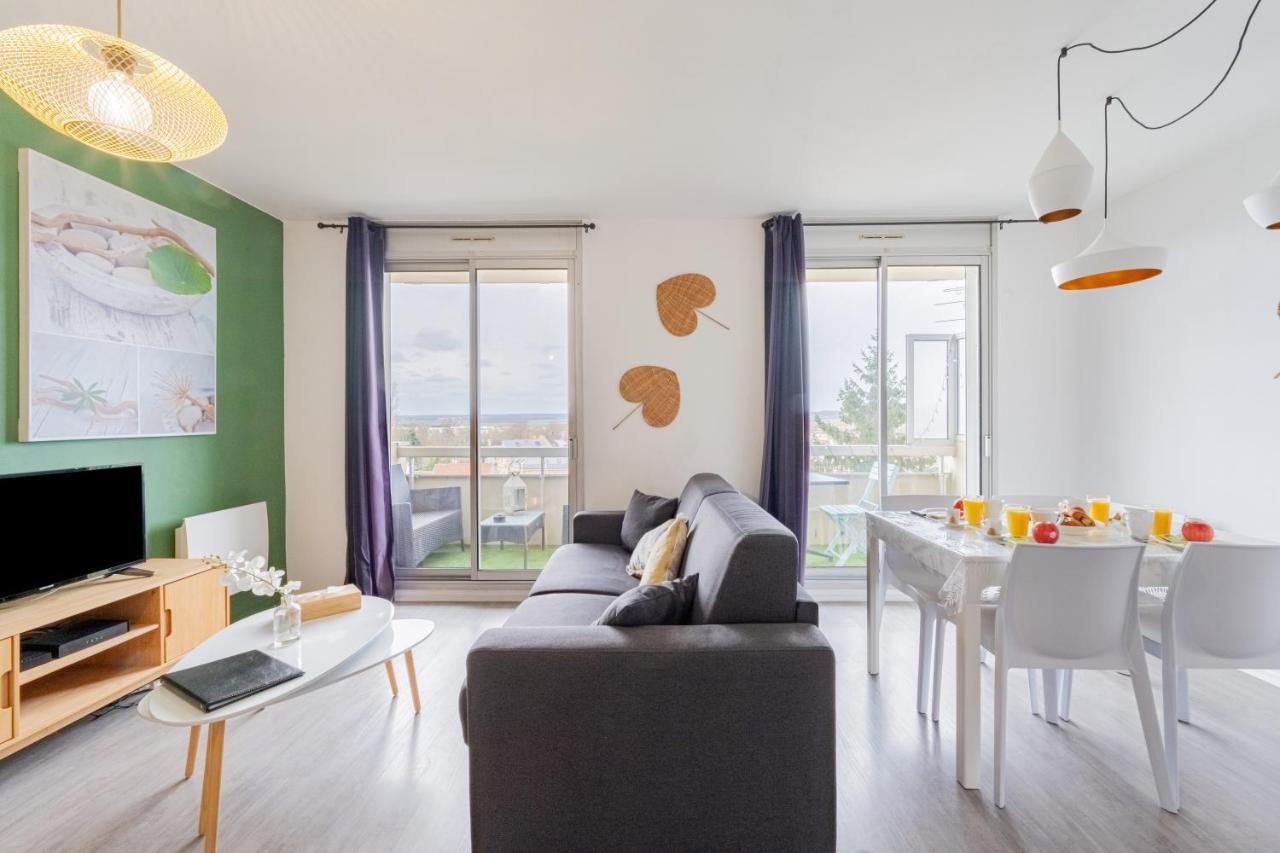 Appart'Hotel Versailles Saint Cyr L'Ecole - Gare Sncf A 100M Et Parking Prive エクステリア 写真